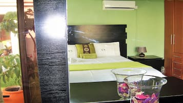 Habitación doble ejecutiva, vista a la alberca | 1 habitación y ropa de cama de alta calidad