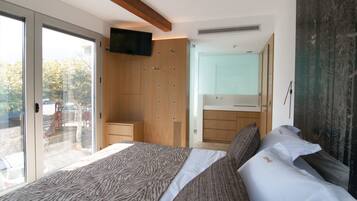 Double Room (Bosc) | Bathroom | Shower, designer toiletries, hair dryer, bathrobes