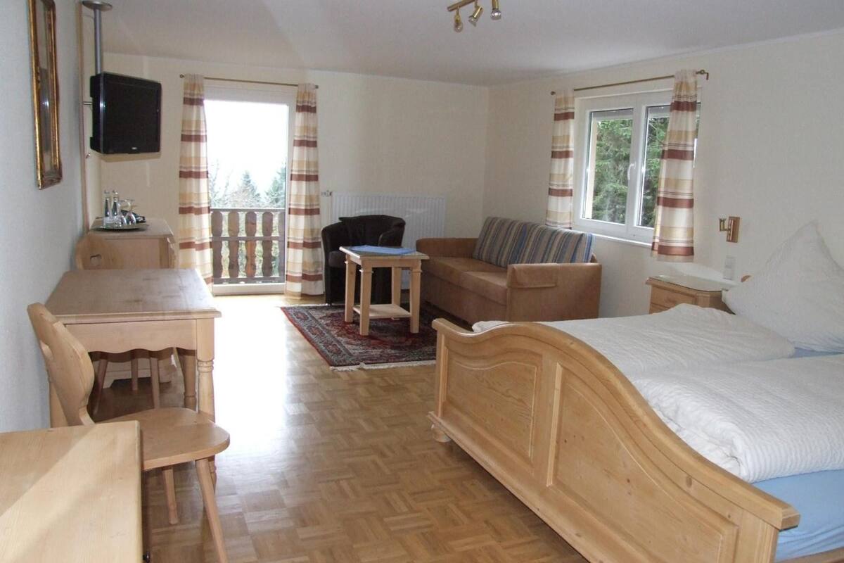 cots/infant beds, free wifi