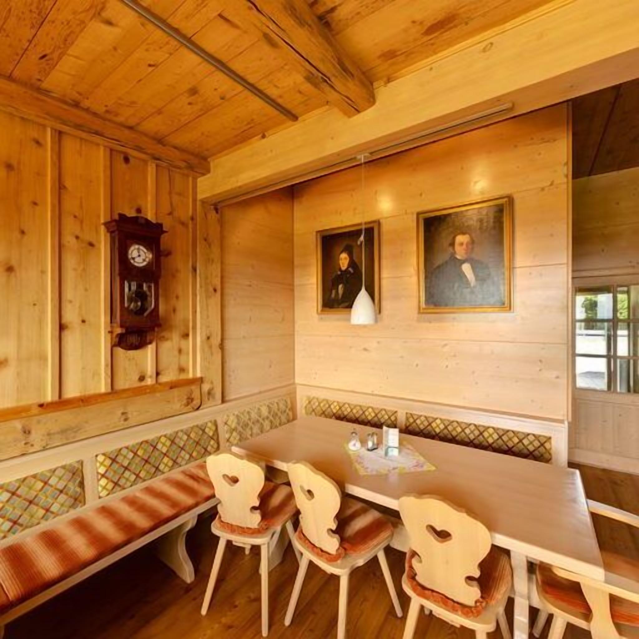 lunch and dinner served