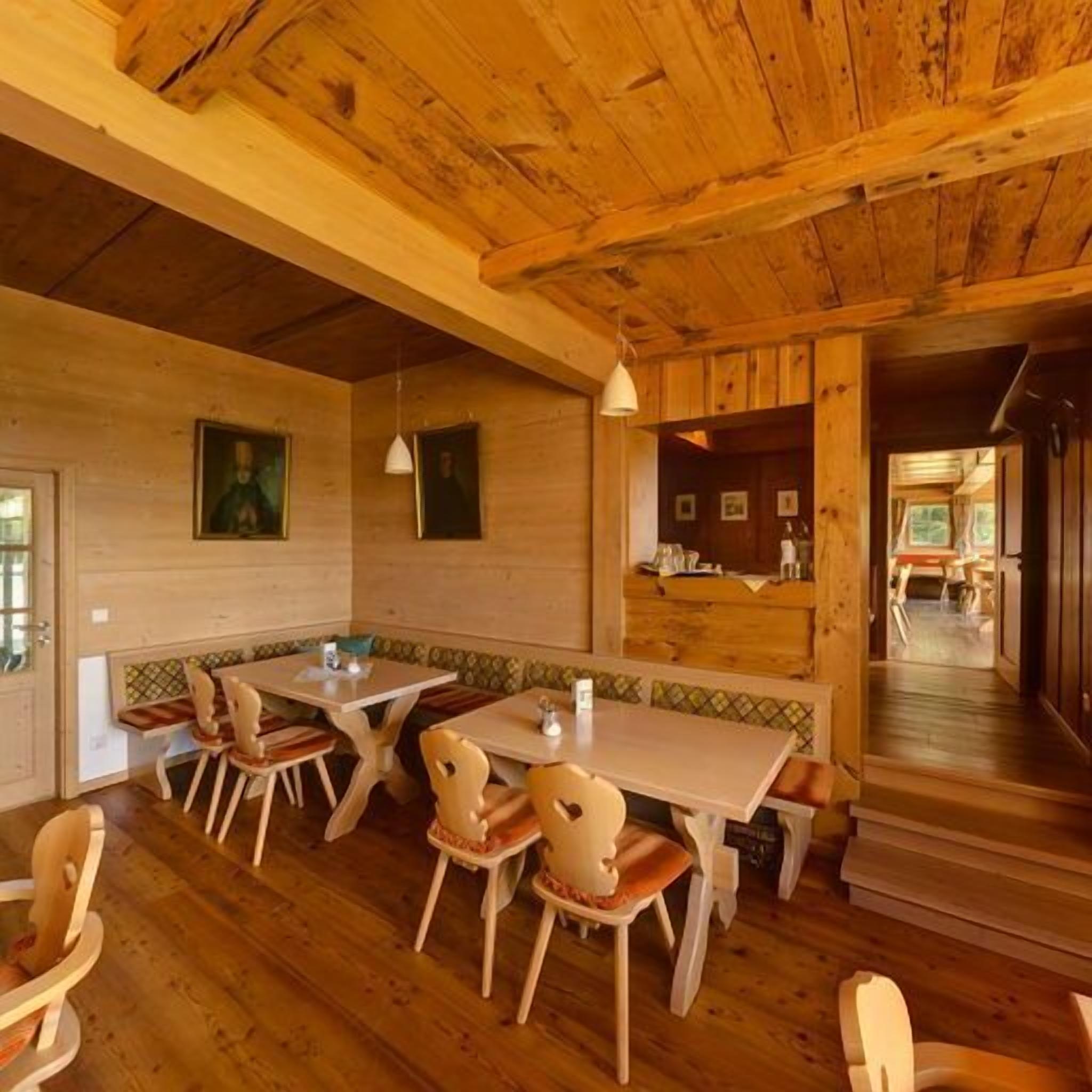 lunch and dinner served