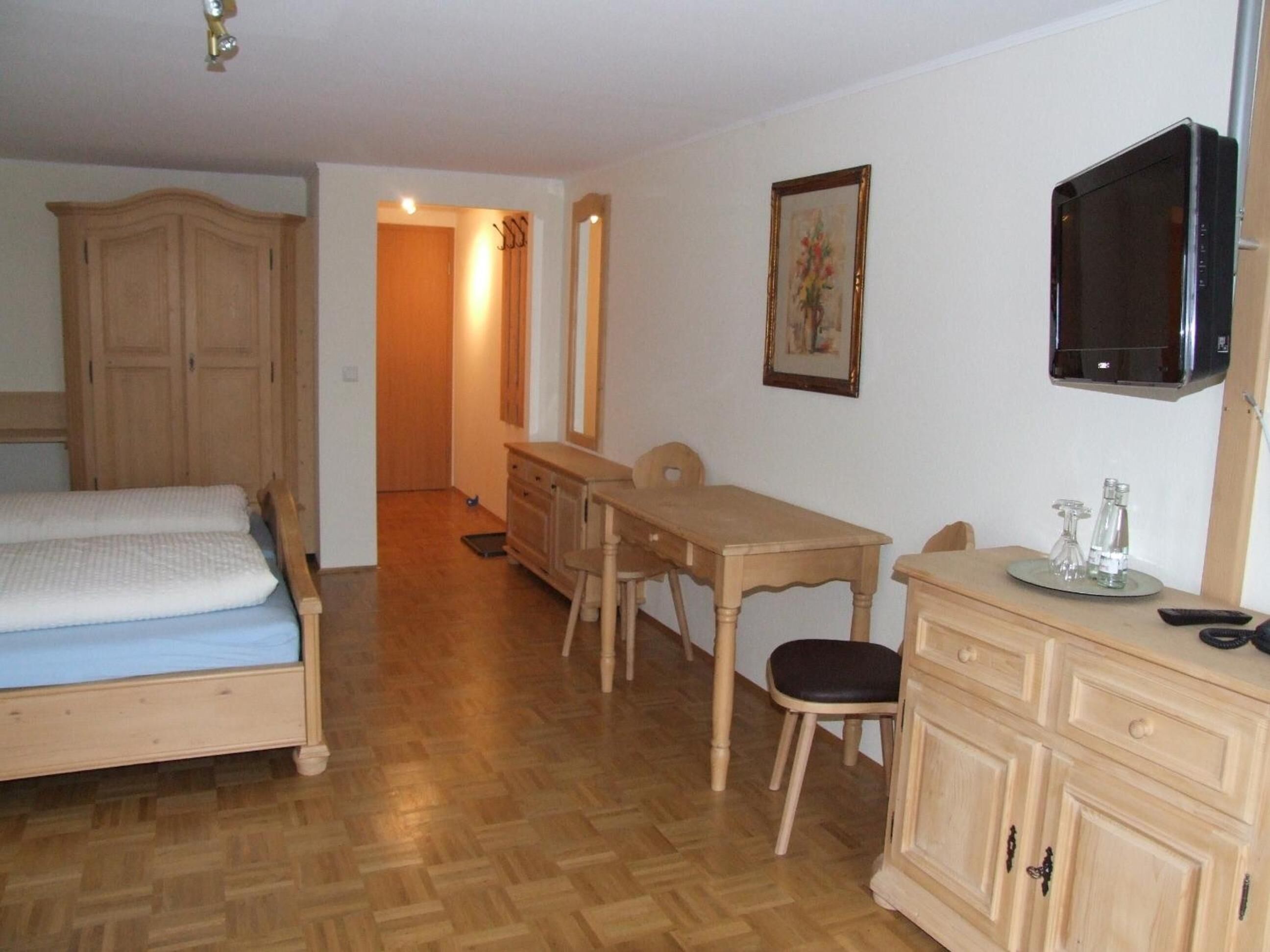 cots/infant beds, free wifi