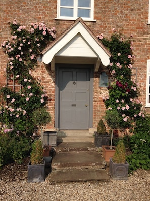 Exterior - Saul Farm (Gloucester)
