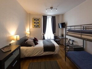 Suite, Ensuite | Free cribs/infant beds, free WiFi, bed sheets