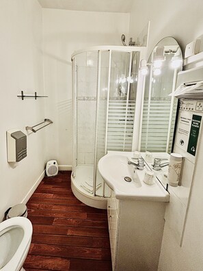 Quarto casal, suíte | Berços grátis, Wi-Fi de cortesia, roupa de cama
