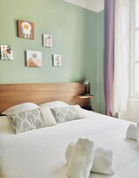 Double Room, Ensuite | Free cribs/infant beds, free WiFi, bed sheets