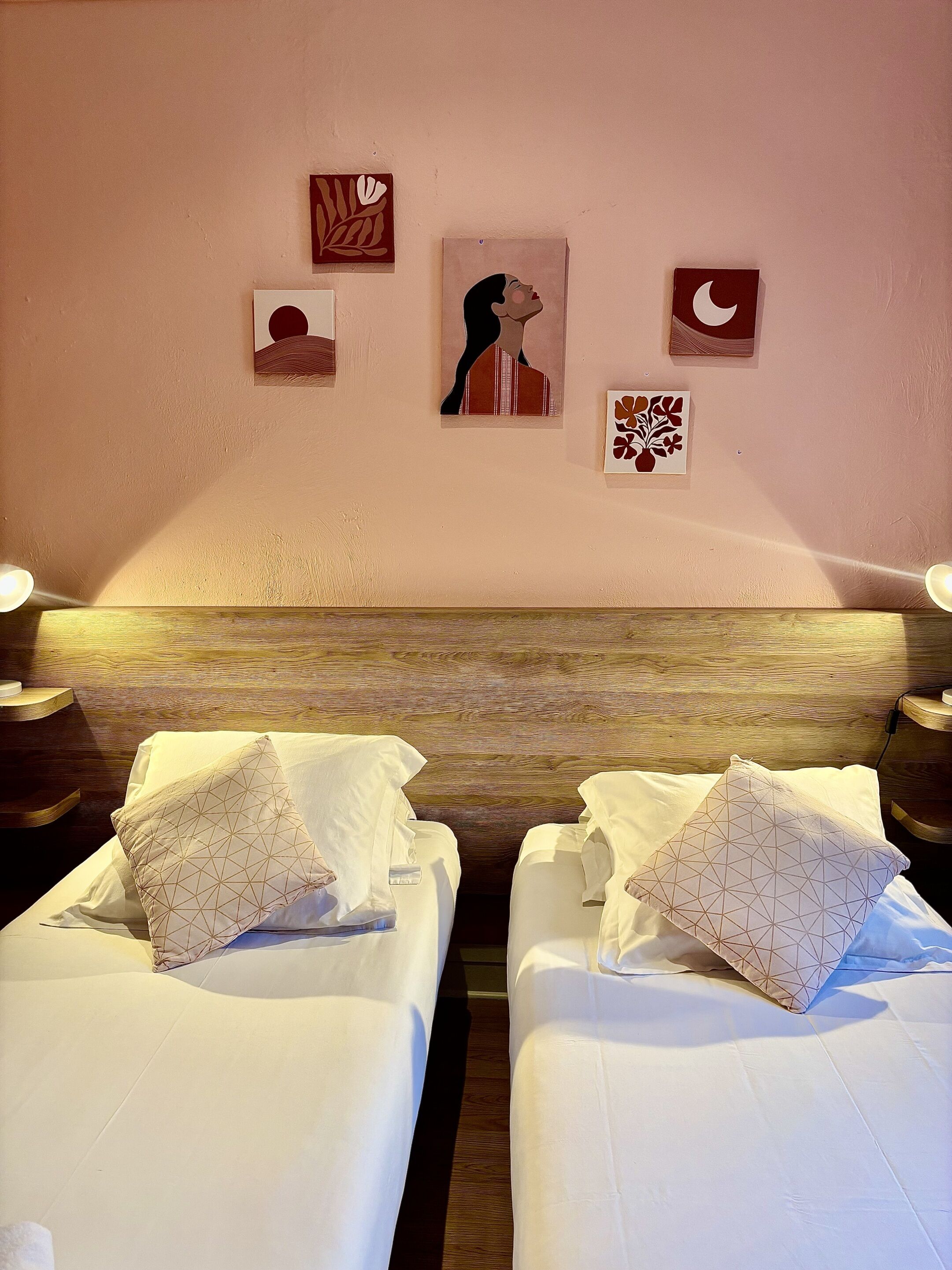 Lits bébé (gratuits), Wi-Fi gratuit, draps fournis