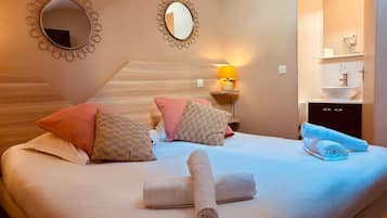Double Room, Ensuite | Free cribs/infant beds, free WiFi, bed sheets