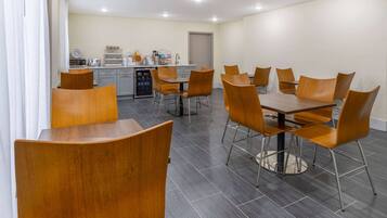 Dagelijks continentaal ontbijt inbegrepen