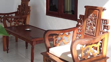 Hiên