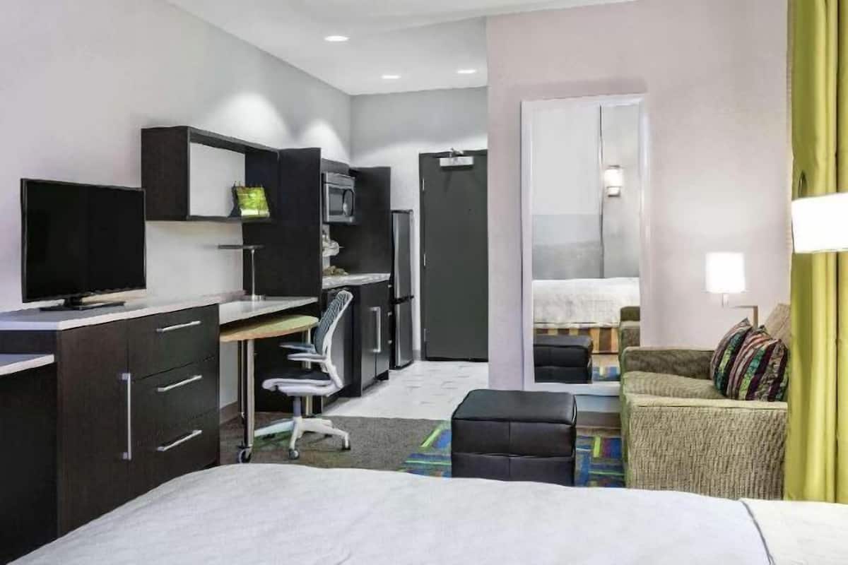 1 bedroom, premium bedding, in-room safe, blackout curtains
