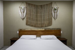 Deluxe Room, 1 King Bed | Hypo-allergenic bedding, individually decorated, individually furnished - Hotel Tunich Naj & Hostal (Valladolid)