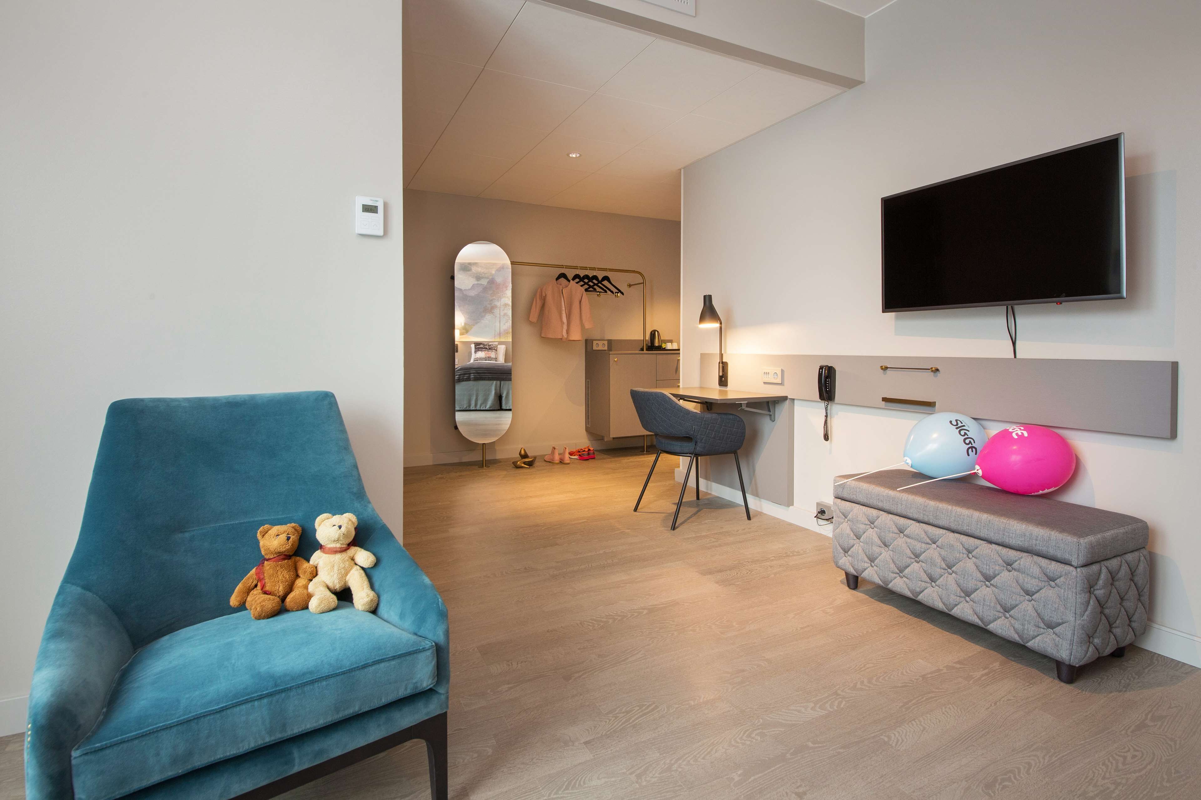 in-room safe, desk, soundproofing, iron/ironing board