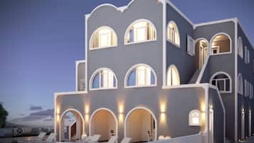 Fachada de la propiedad por la tarde o noche