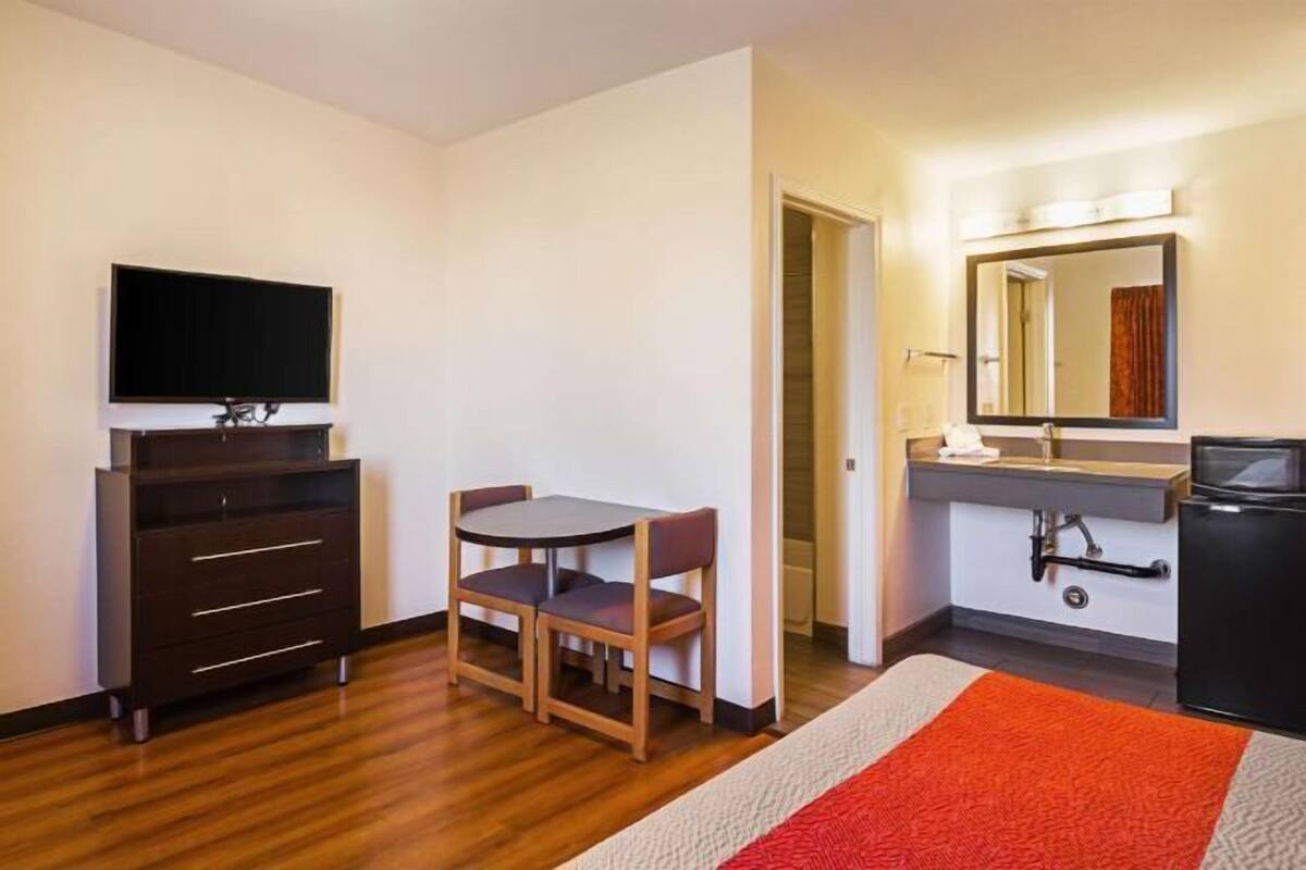 Iron/ironing board (on request), free WiFi, bed sheets