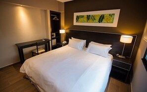 Standard Room, 1 Bedroom | Minibar, in-room safe, free WiFi - Bagu Grand Crucero Posadas (Posadas)