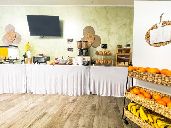 Free daily continental breakfast