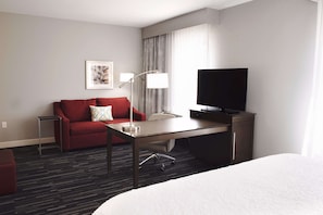 Desk, iron/ironing board, free WiFi, bed sheets - Hampton Inn & Suites Des Moines/Urbandale (Urbandale)