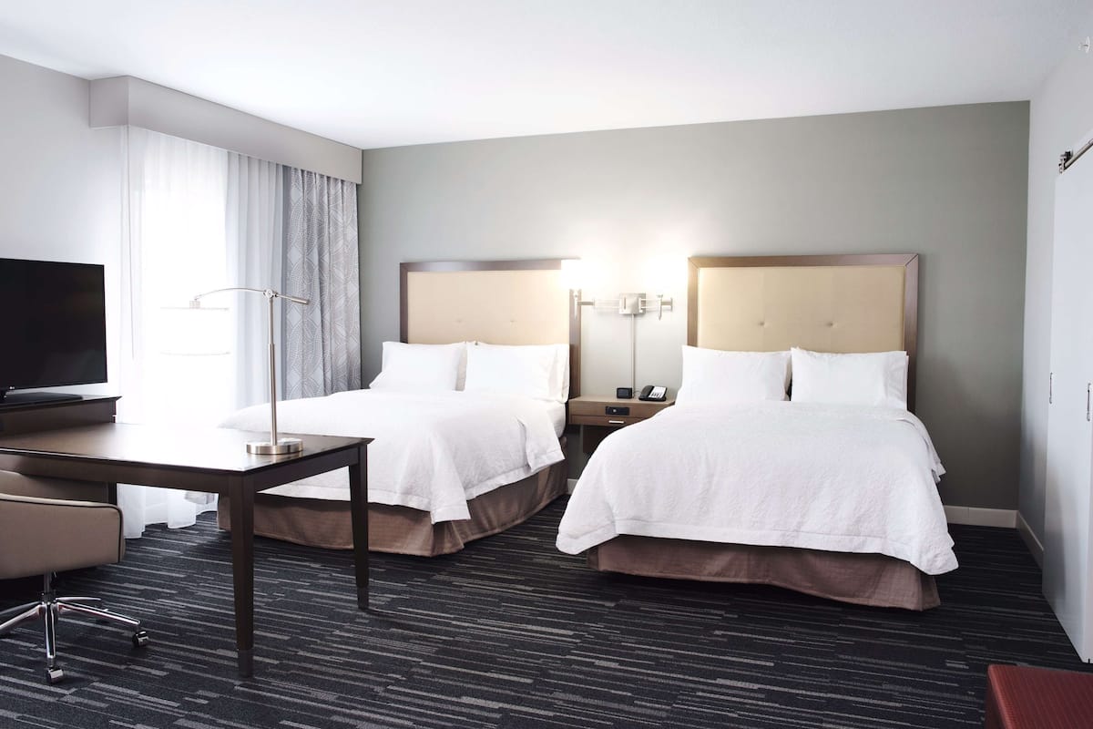 Studio, 2 Queen Beds, Refrigerator & Microwave (Wet bar) | Desk, iron/ironing board, free WiFi, bed sheets