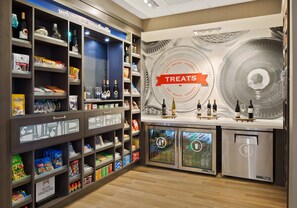 Gift shop - Hampton Inn & Suites-Seattle Woodinville WA (Woodinville)