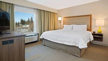 In-room safe, free WiFi, bed sheets