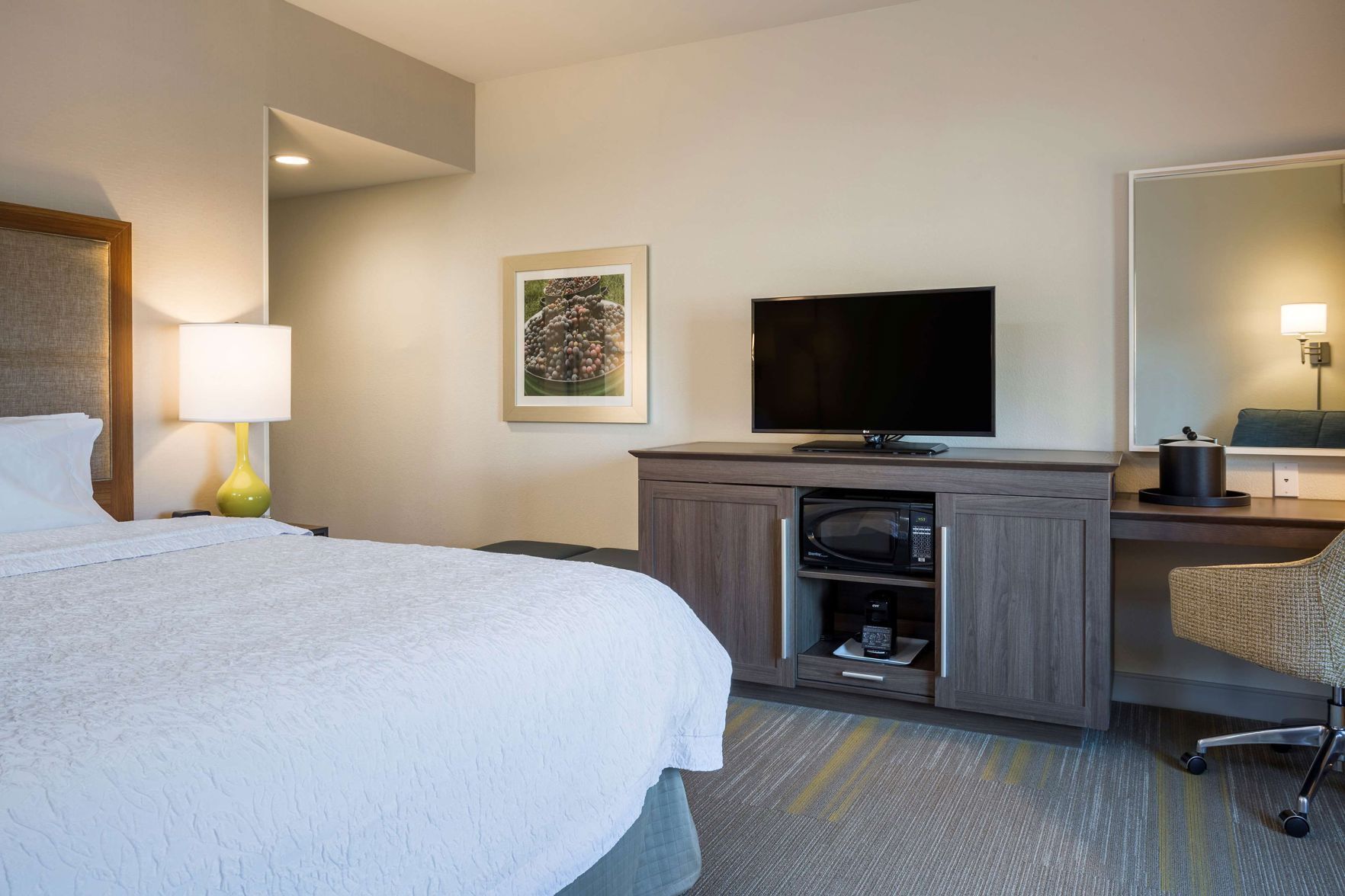 In-room safe, free WiFi, bed sheets