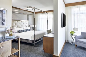 Ropa de cama de alta calidad y camas con pillow-top 