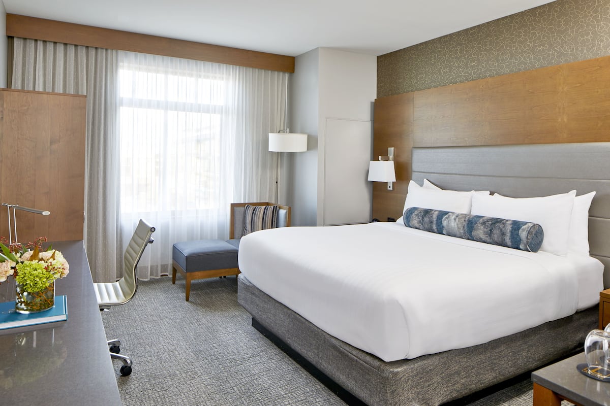 Ropa de cama de alta calidad y camas con pillow-top