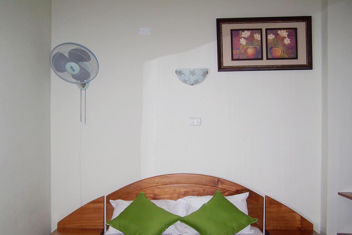 Standard Single Room | Free WiFi, bed sheets