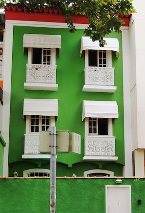Mặt tiền nơi lưu trú