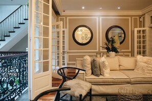 Lobby sitting area - Nima Local House Hotel & Spa (Mexico City)