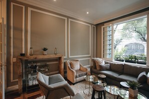 Lobby sitting area - Nima Local House Hotel & Spa (Mexico City)