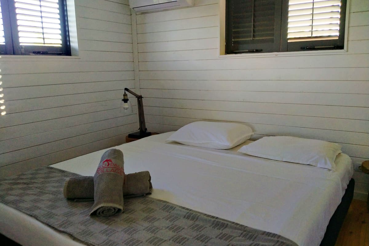 chalet, 2 bedrooms | premium bedding, in-room safe, free cots/infant beds, rollaway beds