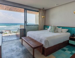 Comfort Suite, 1 King Bed, Pool Access, Ocean View | Premium bedding, in-room safe, blackout drapes, free WiFi