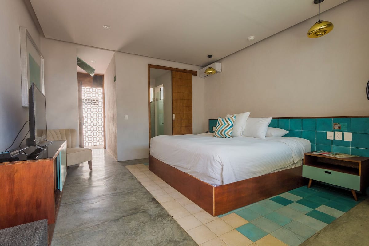 Kamar Deluks | Seprai premium, brankas, tirai kedap cahaya, dan Wi-Fi gratis