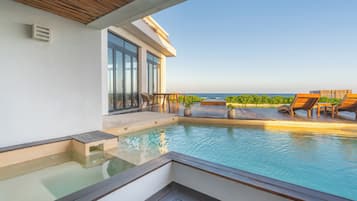 Comfort Suite, 1 King Bed, Pool Access, Ocean View | Premium bedding, in-room safe, blackout curtains, free WiFi