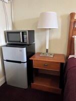 Escritorio, wifi gratis y ropa de cama 