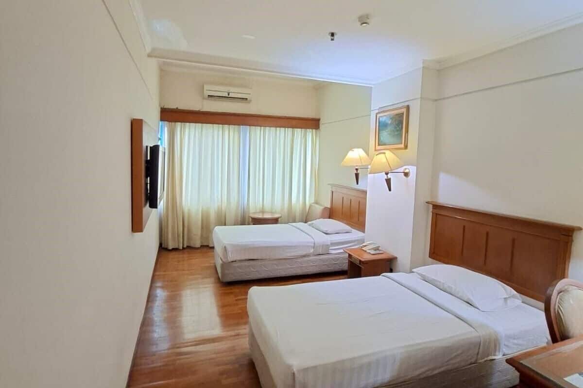 Superior Twin Room, City View