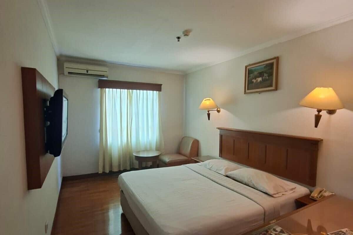 Standard Single Room, 1 Bedroom | In-room safe, desk, rollaway beds, free wired internet