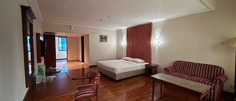 Deluxe Double Room, City View