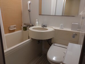 Ducha y bañera combinadas, zapatillas, bidé electrónico y toallas