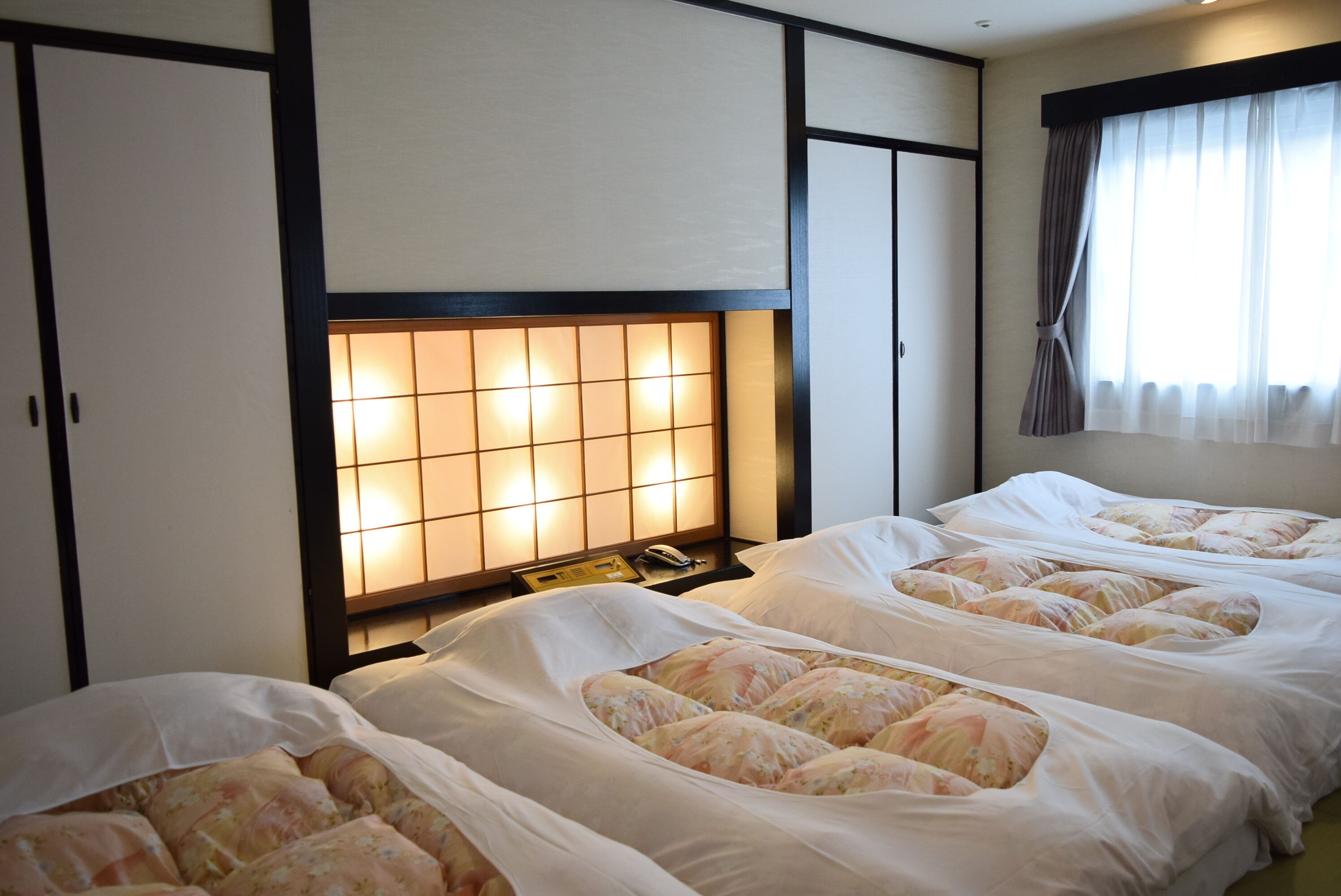 Habitación de estilo japonés, no fumadores | Edredones de plumas, escritorio, wifi gratis y ropa de cama