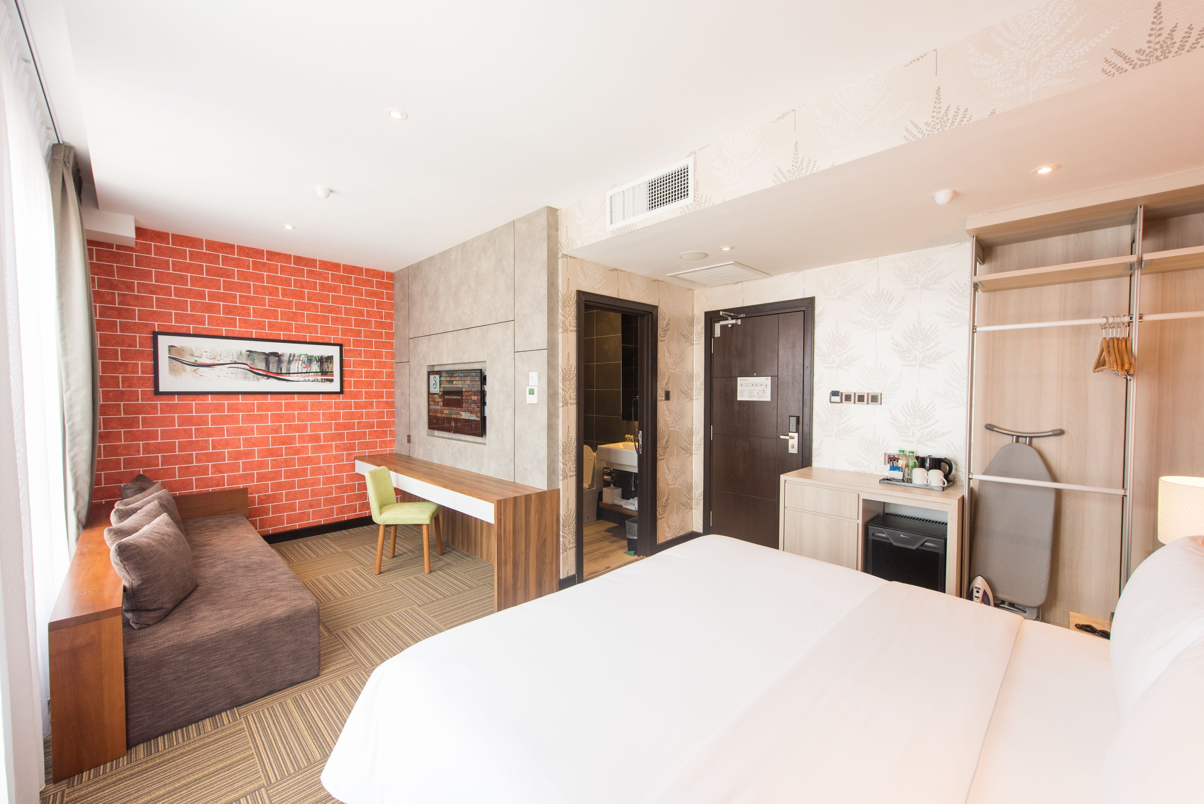 Minibar, in-room safe, desk, laptop workspace