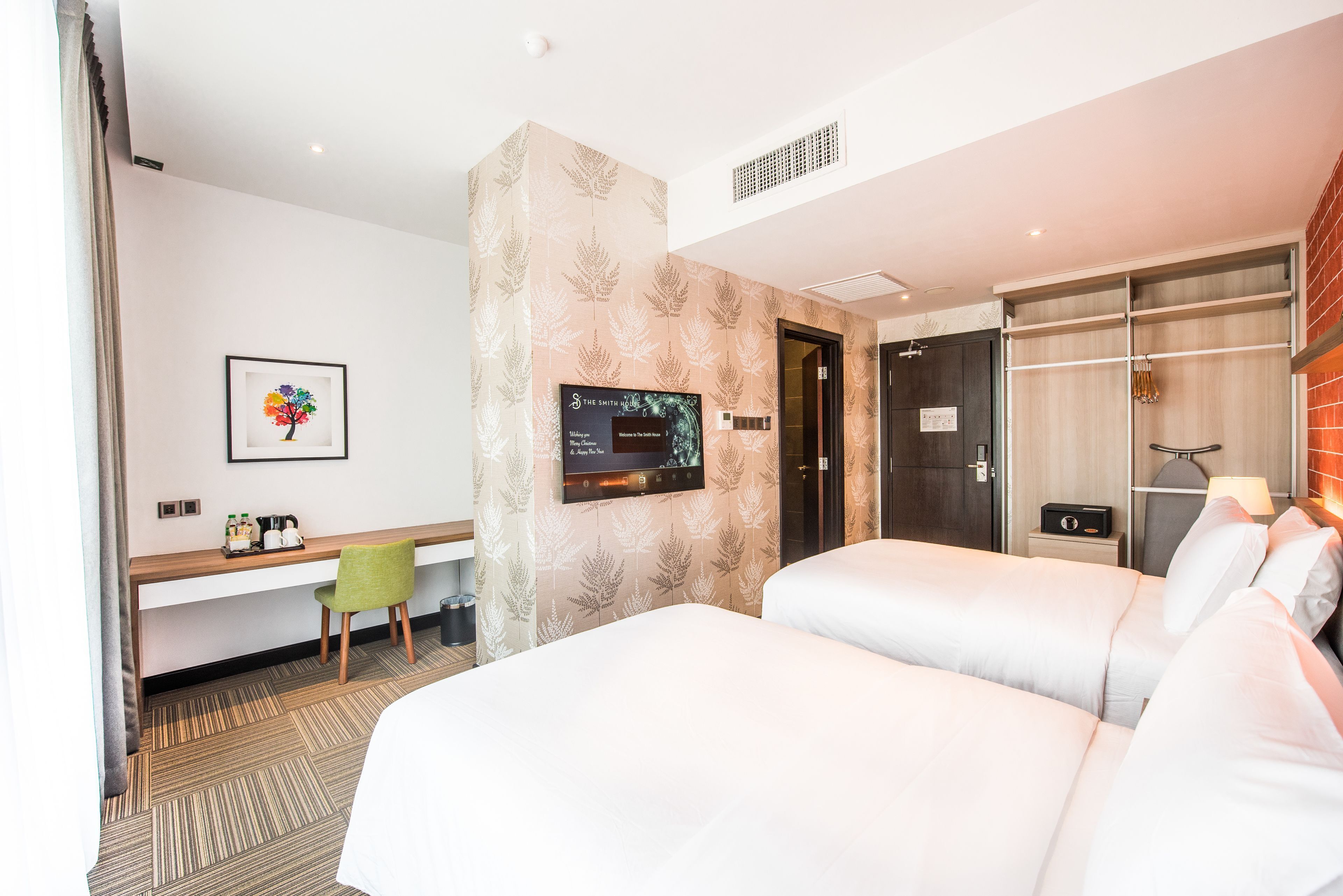 Minibar, in-room safe, desk, laptop workspace