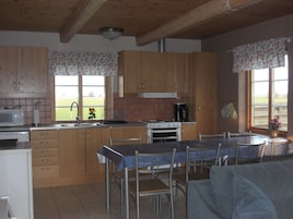 Lägenhet (6 guests) | Eget kök | Stort kylskåp, mikrovågsugn, ugn och spishäll