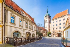 Pintu masuk hartanah