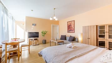 Comfort-Apartment, Terrasse | Hochwertige Bettwaren, Minibar, Zimmersafe, Schreibtisch