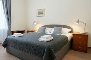 Economy Double Room | Premium bedding, minibar, in-room safe, desk - Hotel U Rytíře (Melnik)
