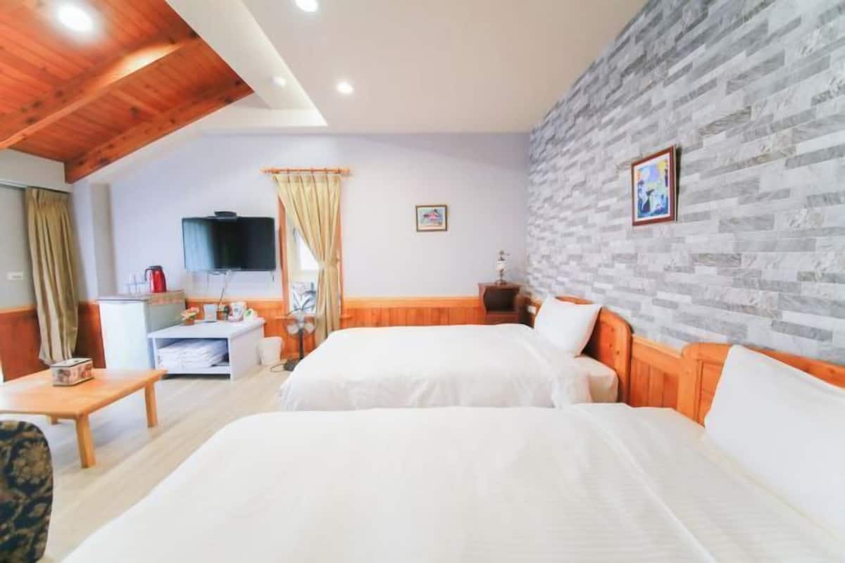 Free WiFi, bed sheets, wheelchair access