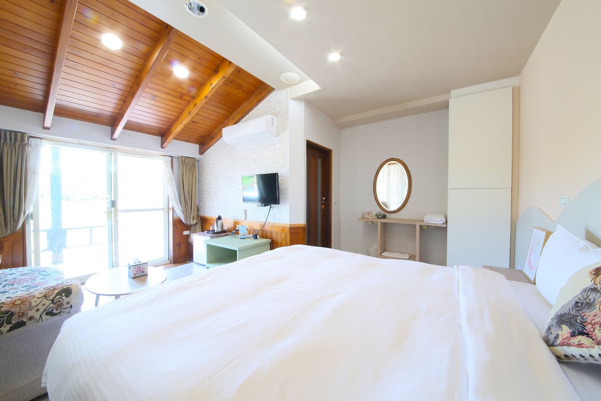 Standard Double Room | Free WiFi, bed sheets, wheelchair access